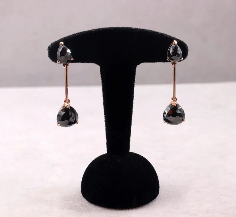 Boucles d'oreilles or rose et diamants noirs