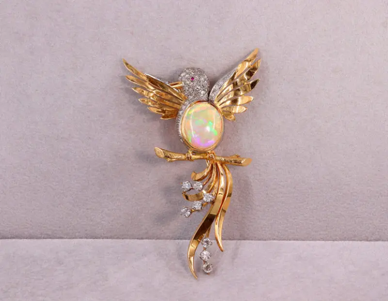 Grande broche oiseau déployé opale et diamants