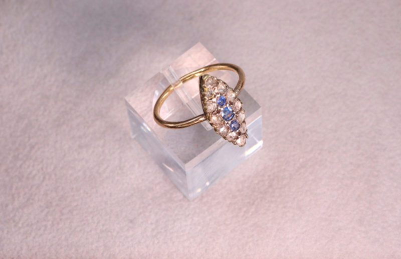 Bague marquise XIXe diamants taille rose et saphirs