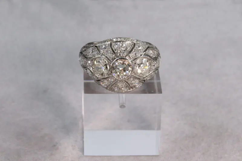 Bague dôme platine diamants "1920"
