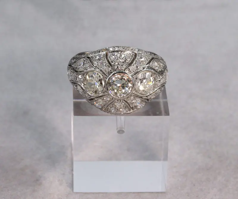 Bague dôme platine diamants "1920"