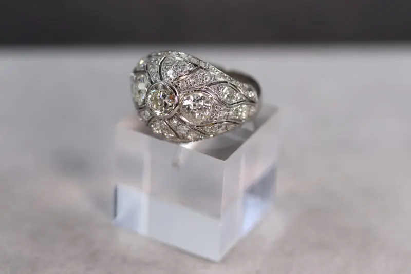 Bague dôme platine diamants "1920"