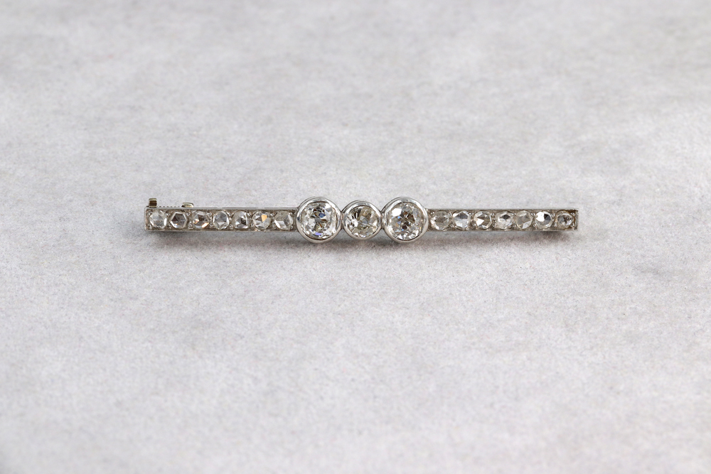 Petite broche Art déco des années 1930 en platine, or 18