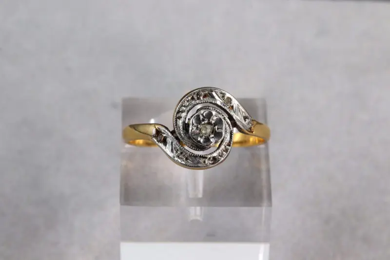 Bague tourbillon Belle-Epoque