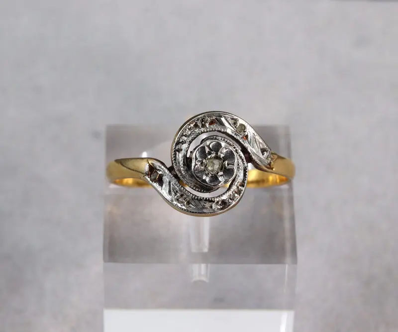 Bague tourbillon Belle-Epoque