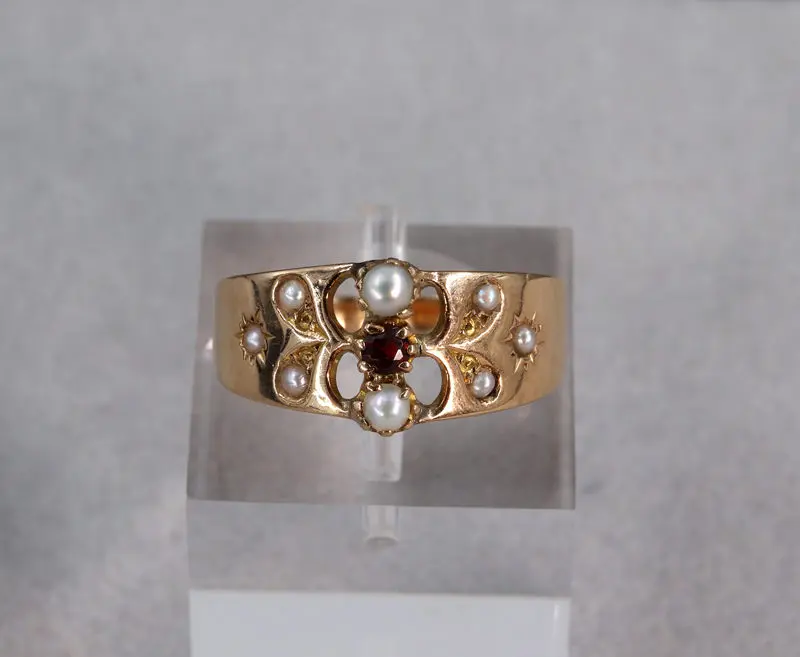 Bague bandeau perles fines et grenat