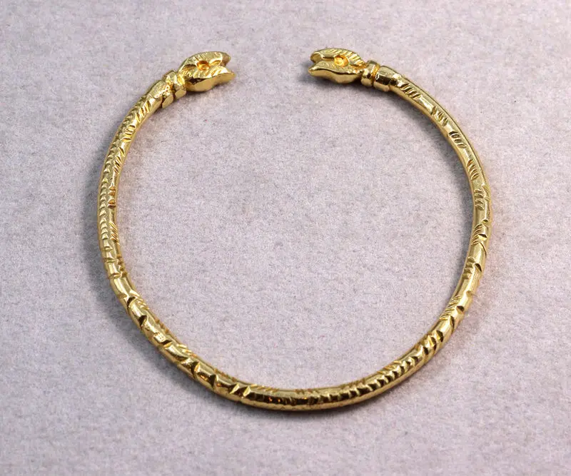 Bracelet ancien en or pour enfant