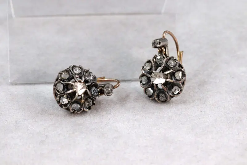 Dormeuses anciennes diamants taille rose