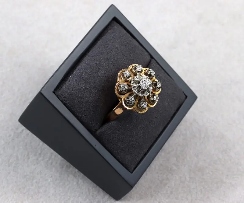 Bague-années-60-fleur-deux-ors-diamant
