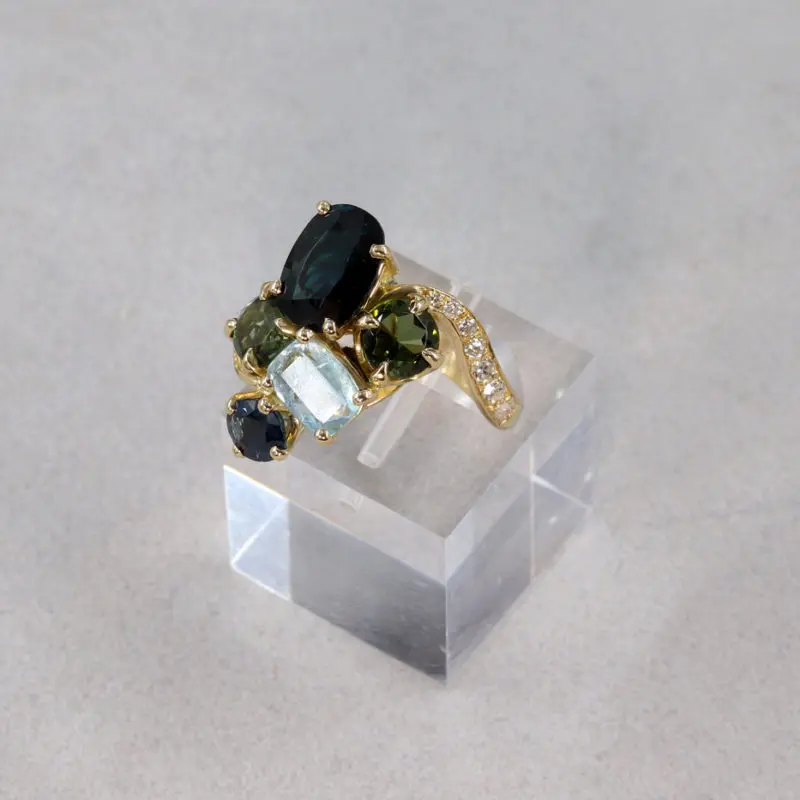 Bague-duchesse-pierres-fines-et-précieuses