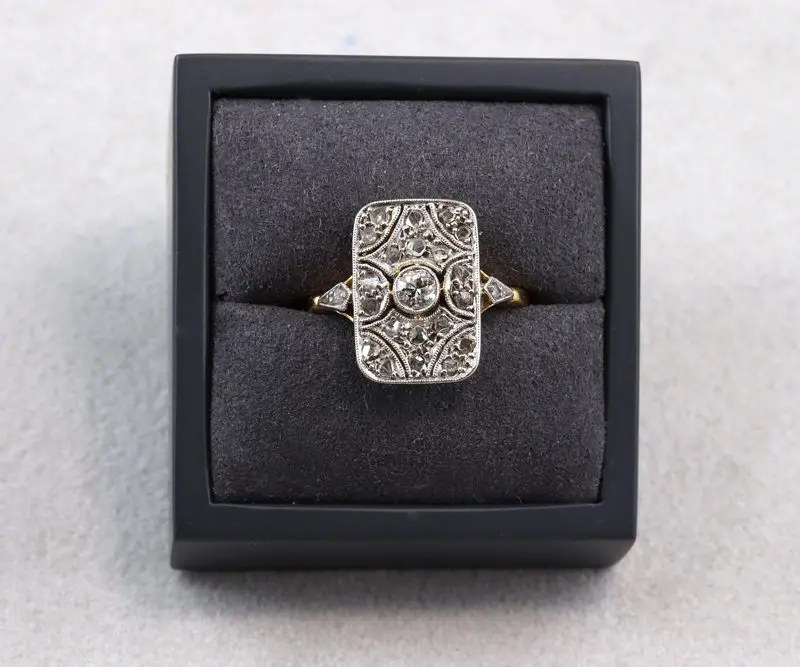 Bague-rectangulaire-années-20