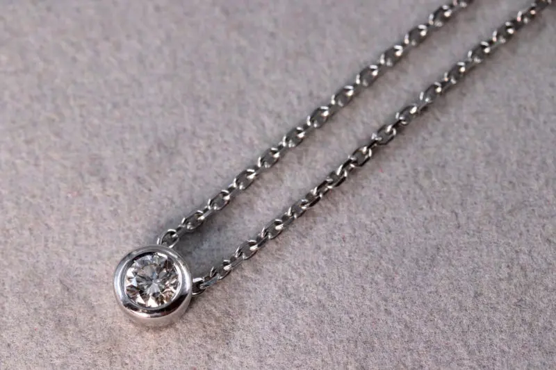 Collier-or-blanc-diamant-rond