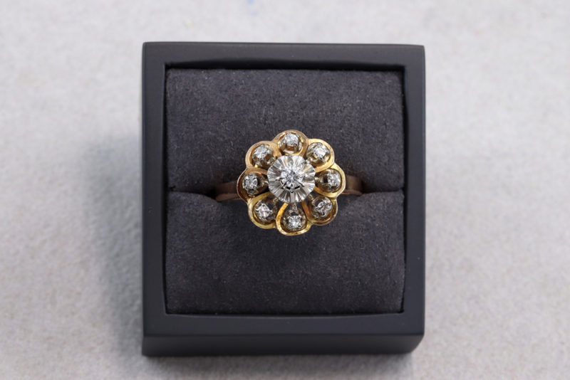 bague-fleur-années-60-diamant