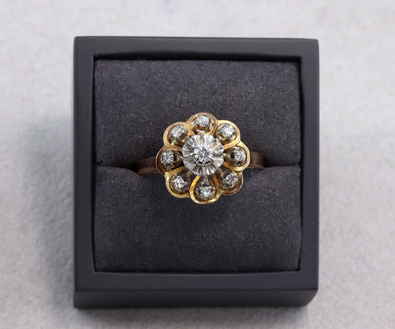 bague-fleur-années-60-diamant