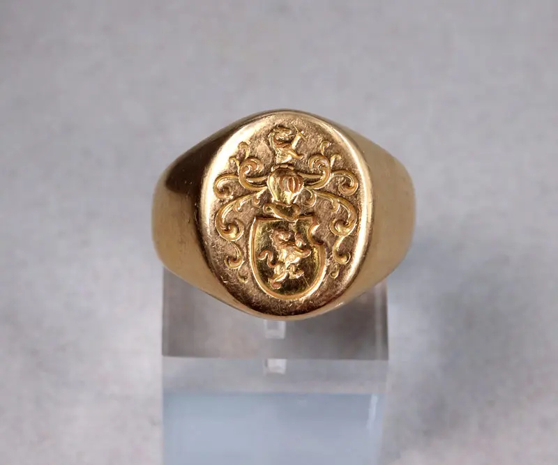 Chevalière d'homme armoriée