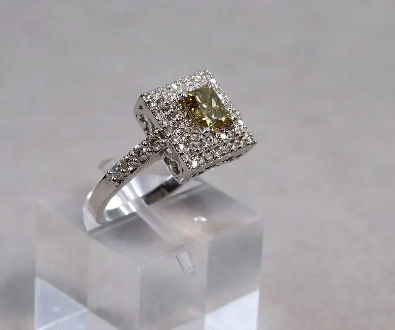 Bague carrée diamant brun et blancs