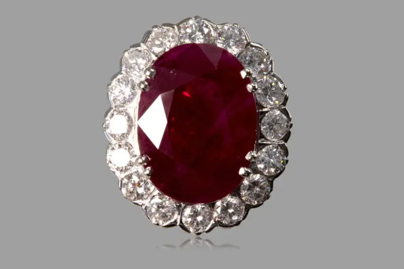 Bague-Pompadour-rubis-et-diamants