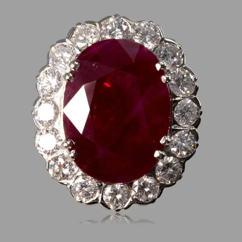 Bague-Pompadour-rubis-et-diamants
