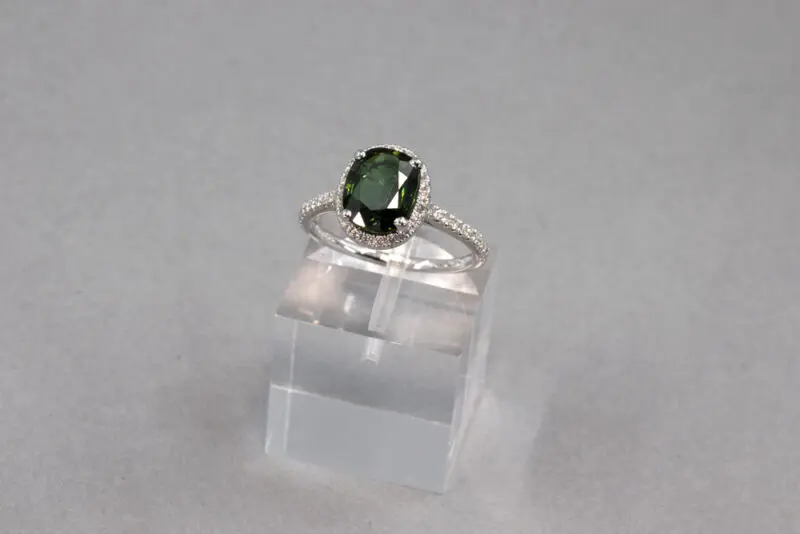 Bague-or-blanc-saphir-vert