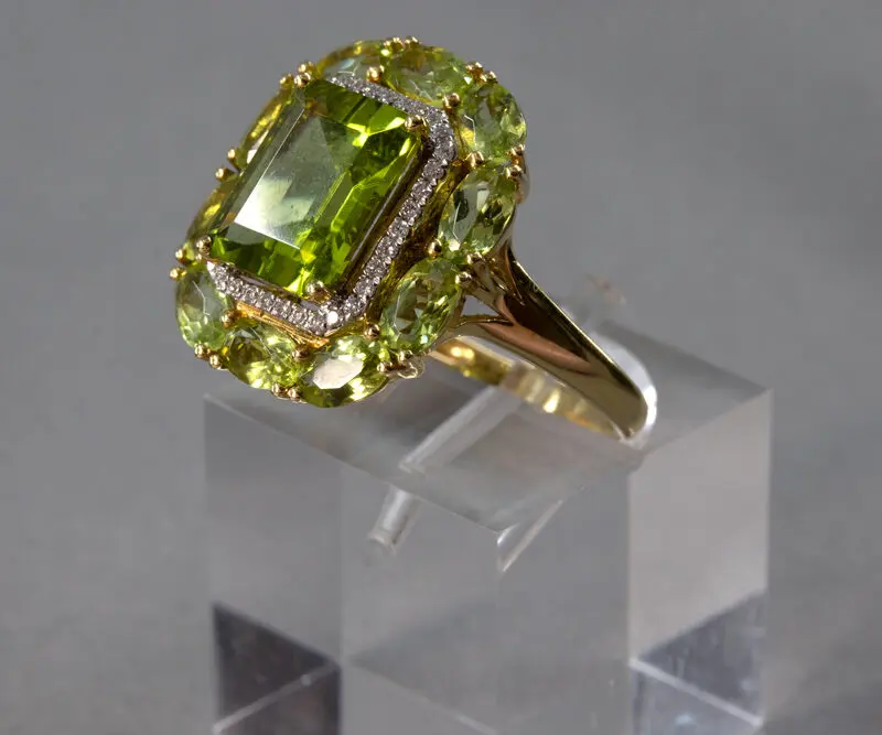Bague-péridots-et-diamants