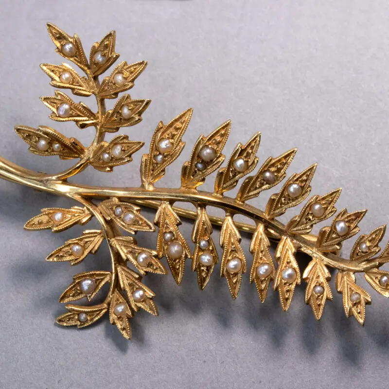 Broche-feuille-or-et-perles