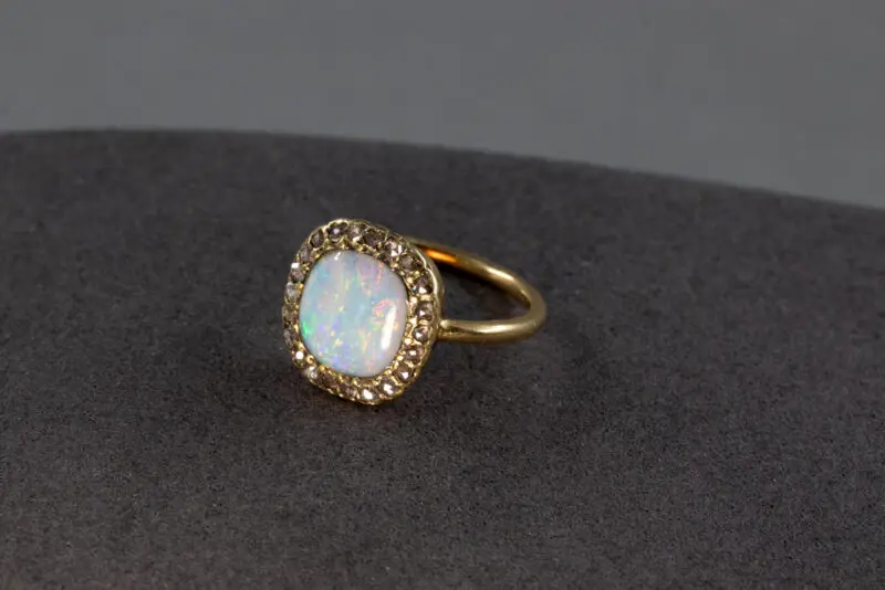 Bague opale et diamants 1900