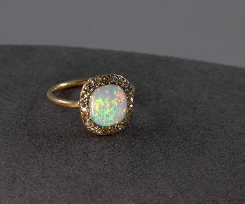 Bague 1900 opale et diamants