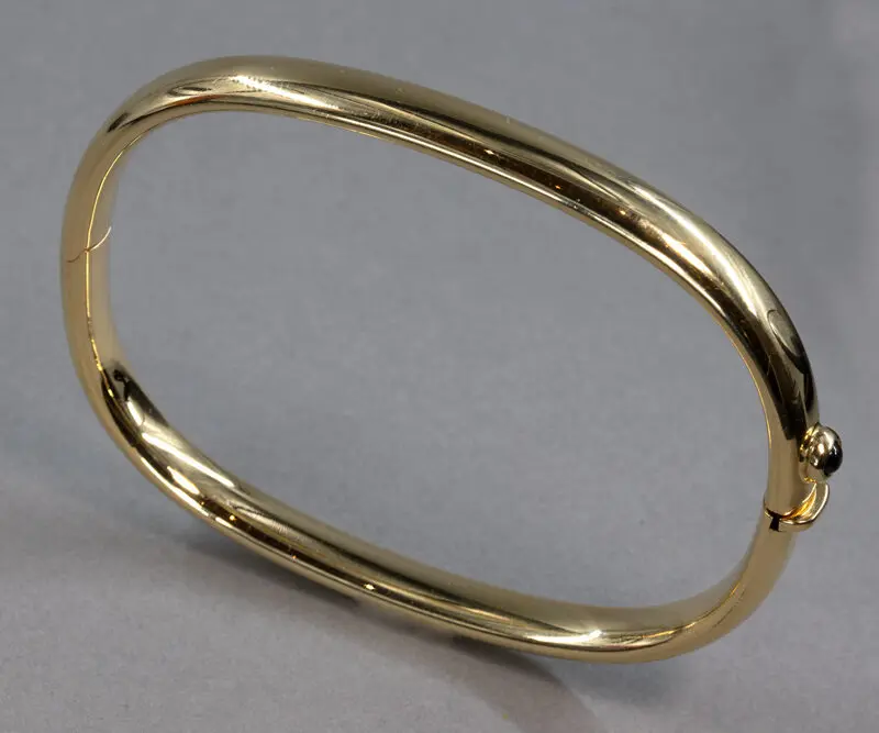 Jonc ouvrant en or section rectangulaire