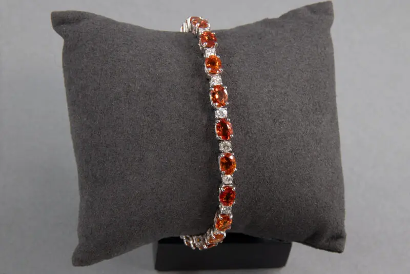 Bracelet souple saphirs oranges