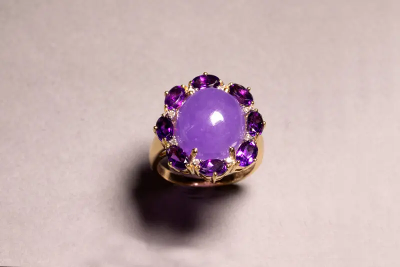 Bague jade mauve, améthystes et diamants