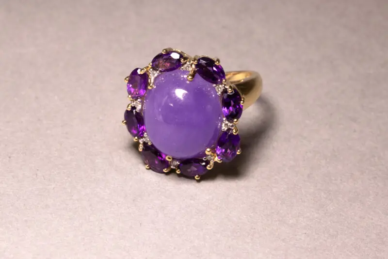 Bague jade mauve, améthystes et diamants