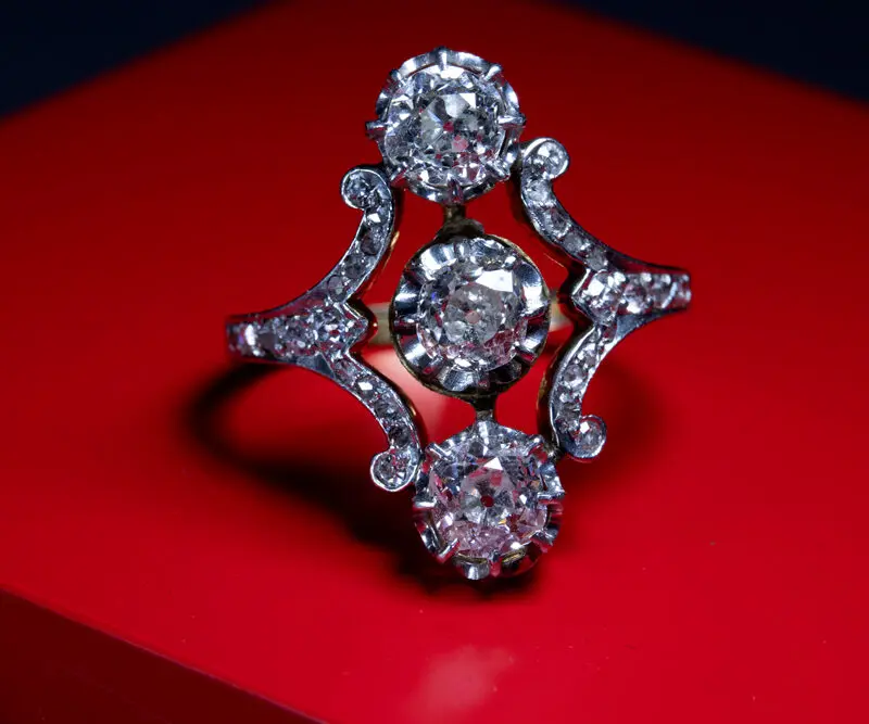 Bague diamants allongée, XIXe siècle