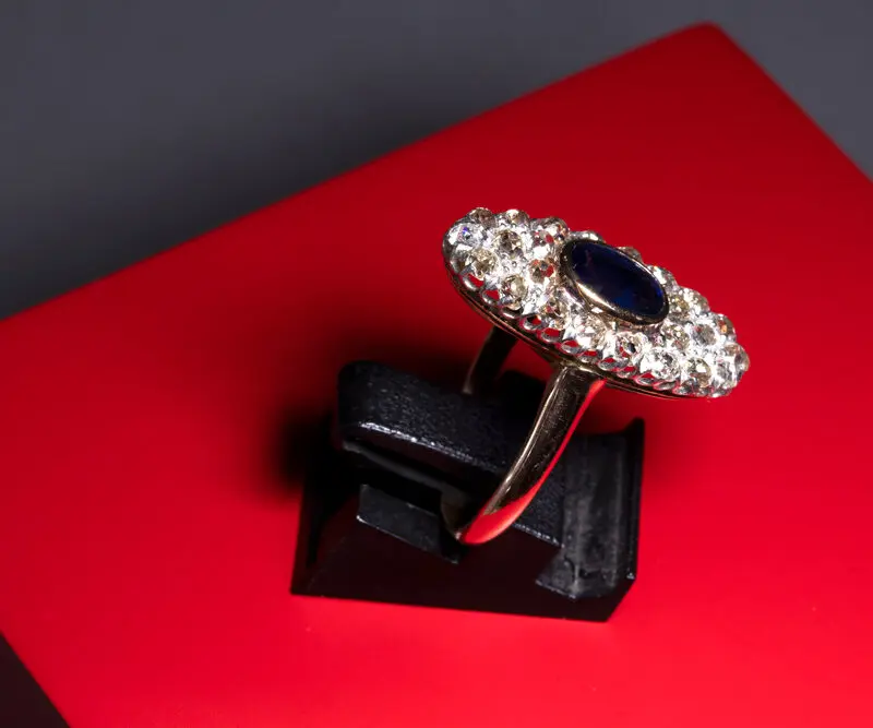 Bague marquise ancienne saphir et diamants