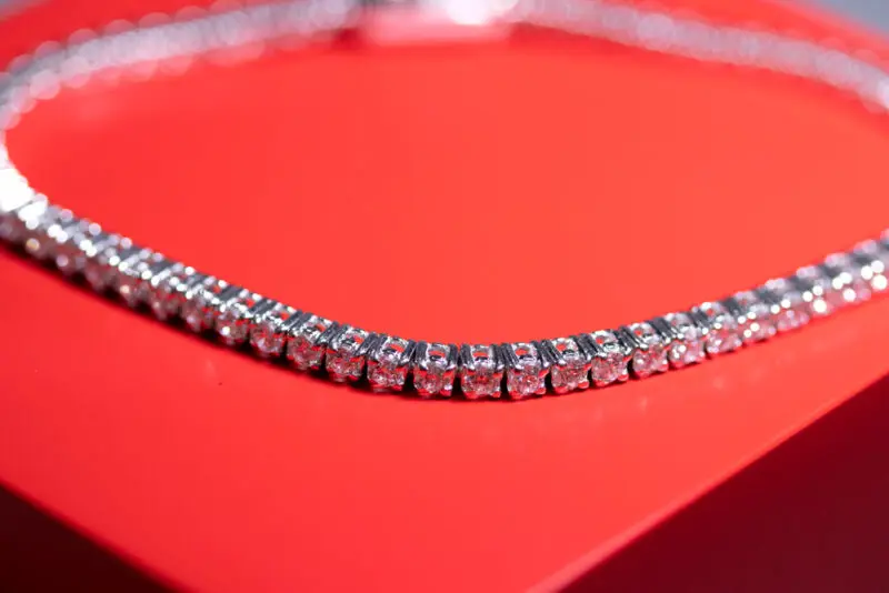 Bracelet ligne or blanc diamants