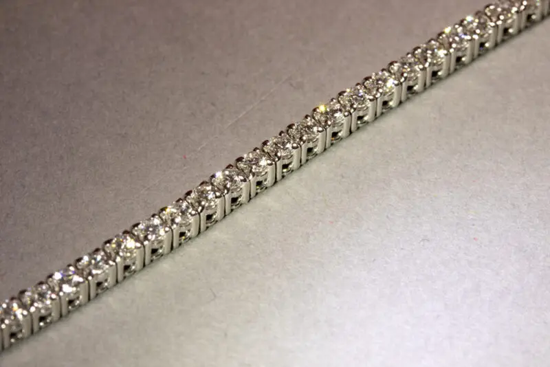 Bracelet ligne or blanc diamants