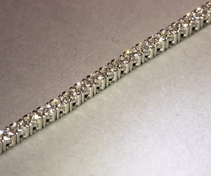 Bracelet ligne or blanc diamants