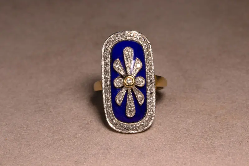 Bague émail bleu et diamants