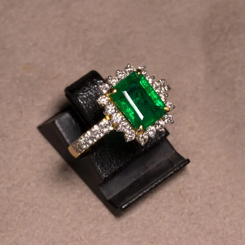 Bague émeraude et diamants