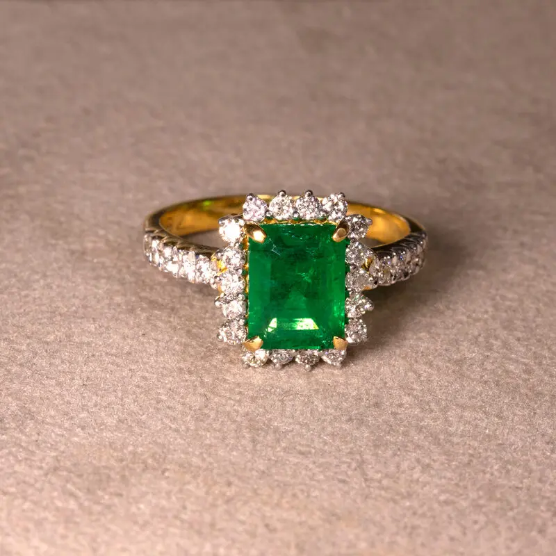 Bague émeraude et diamants