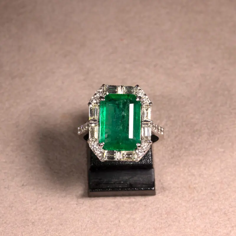 Bague émeraude et diamants style 1930