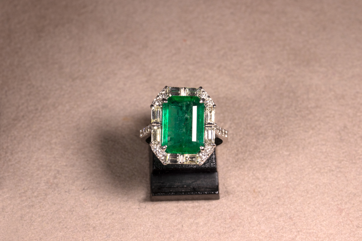 Bague émeraude et diamants style 1930