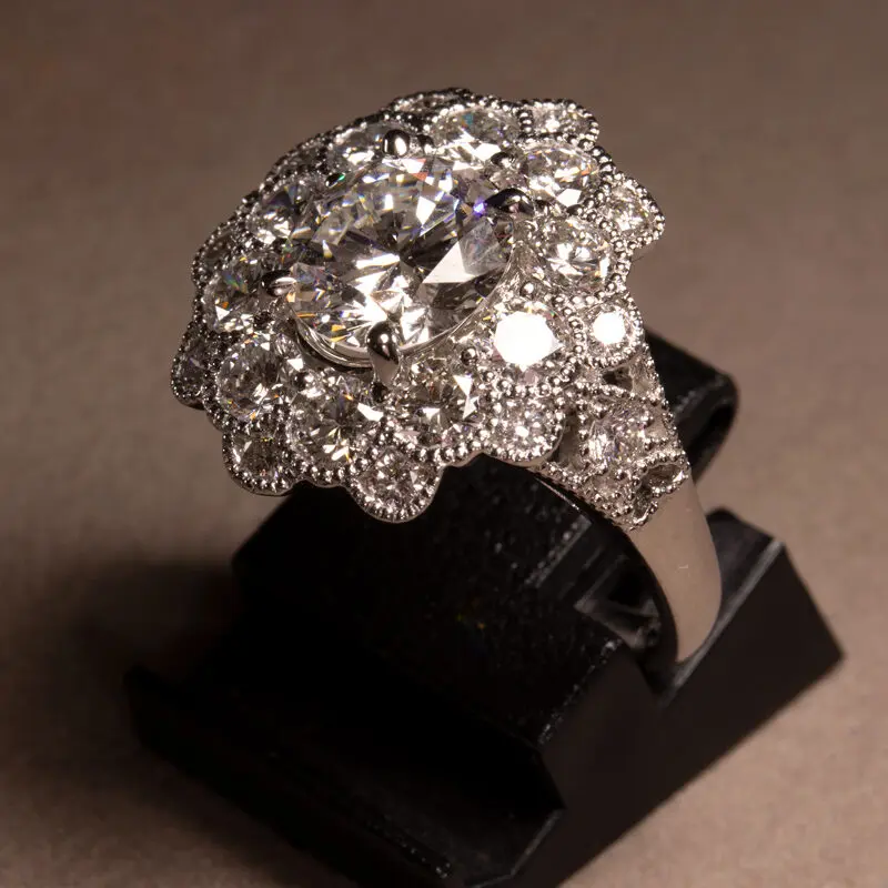 Bague marguerite diamants moderne