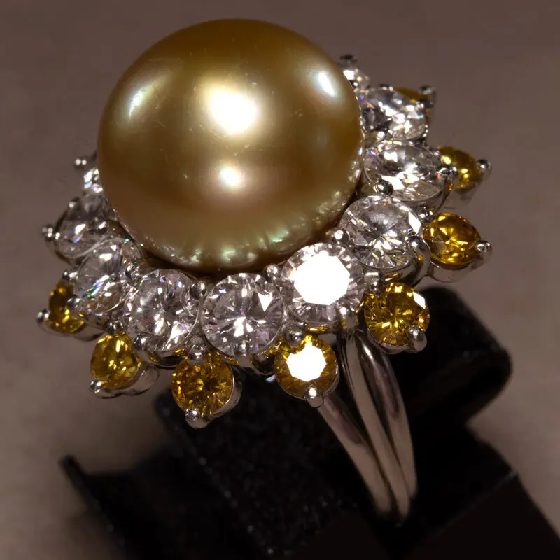 Bague perle gold diamants blancs et jaunes