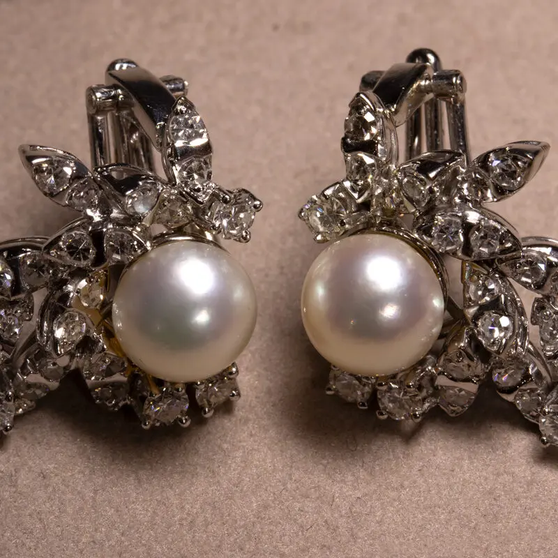 Boucles clips d'oreilles perles et diamants