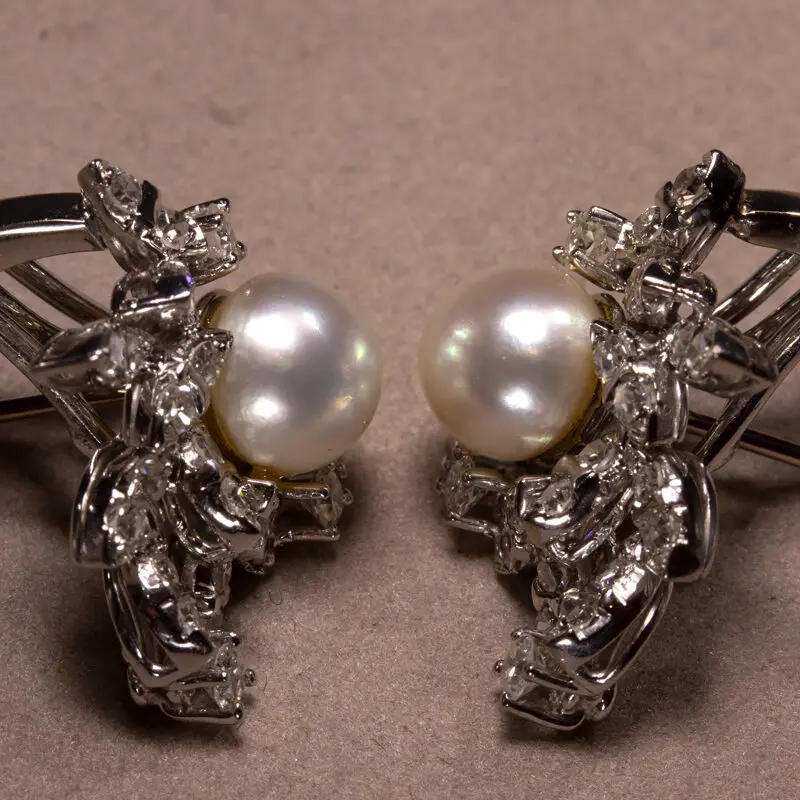 Boucles clips d'oreilles perles et diamants