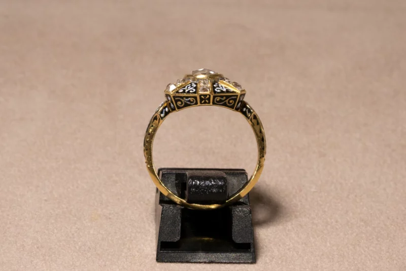 Bague ancienne émail et diamant