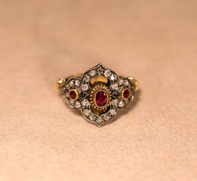 Bague style byzantin rubis et diamants