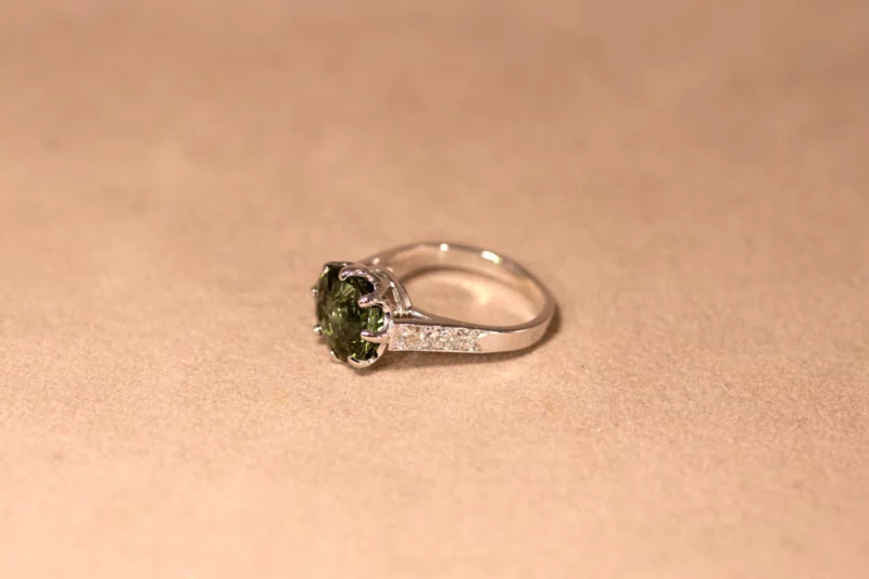 Bague tourmaline verte et diamants
