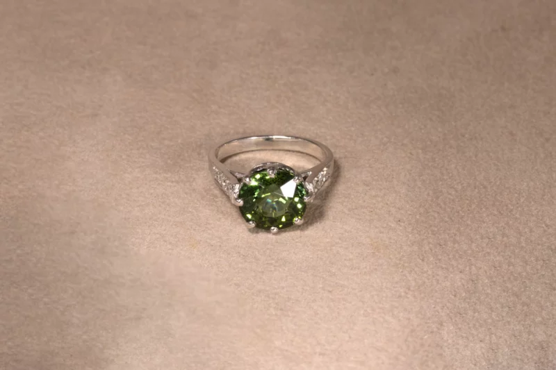 Bague tourmaline verte et diamants
