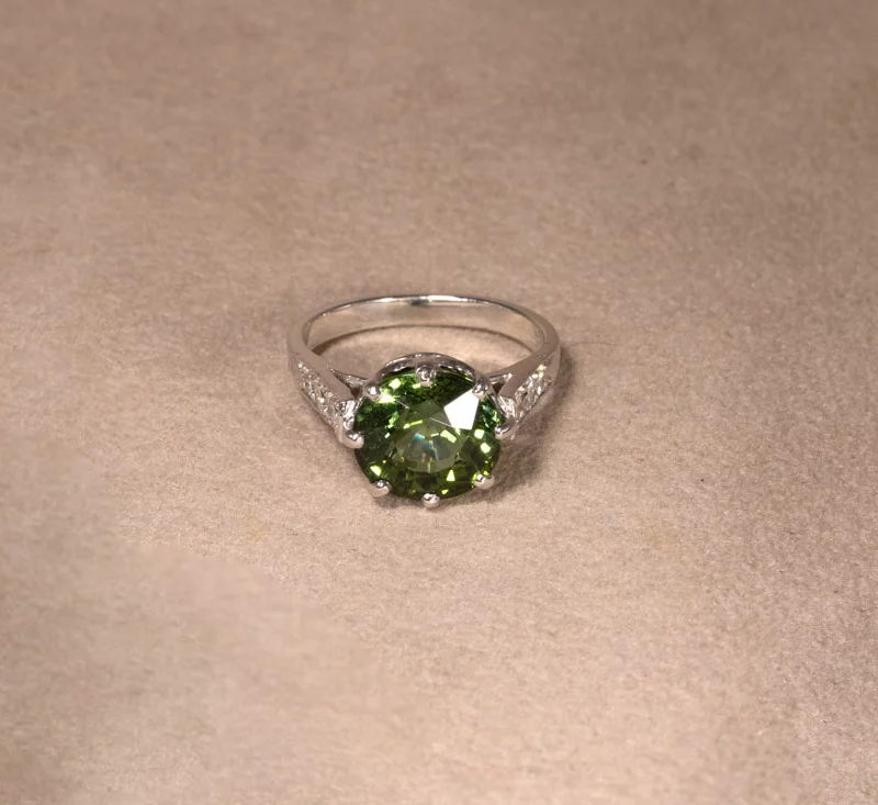 Bague tourmaline verte et diamants